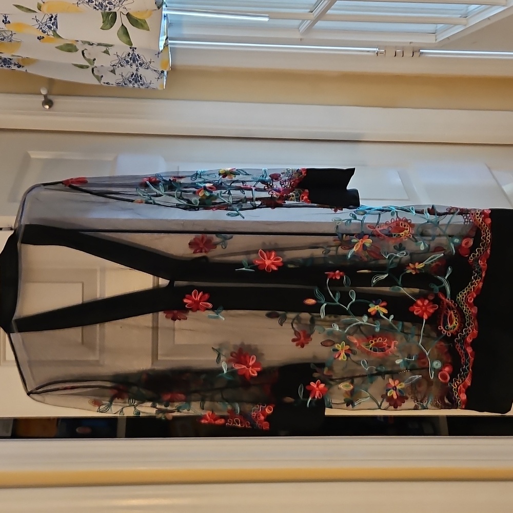 Floral Embroidered Sheer Kimono 42 Inches Long   20 Inches Across Pit To Pit. - Picture 4 of 5